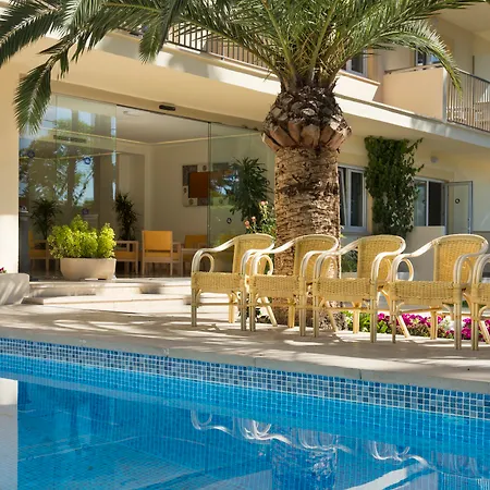 Tres Torres Apartment *